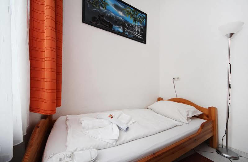 City Pension Storch II โคโลญ ภายนอก รูปภาพ